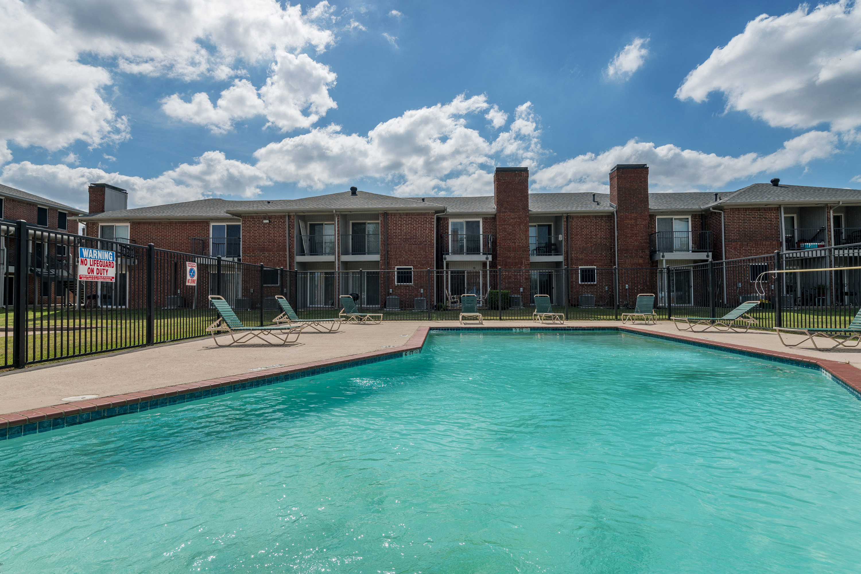 Williamsburg Apartments Apartments in Grand Prairie, TX